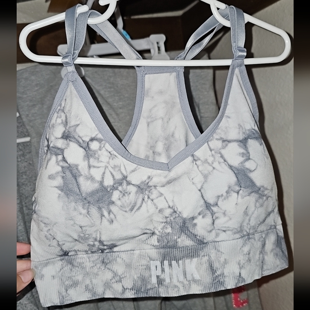 VS/PINK sports bra